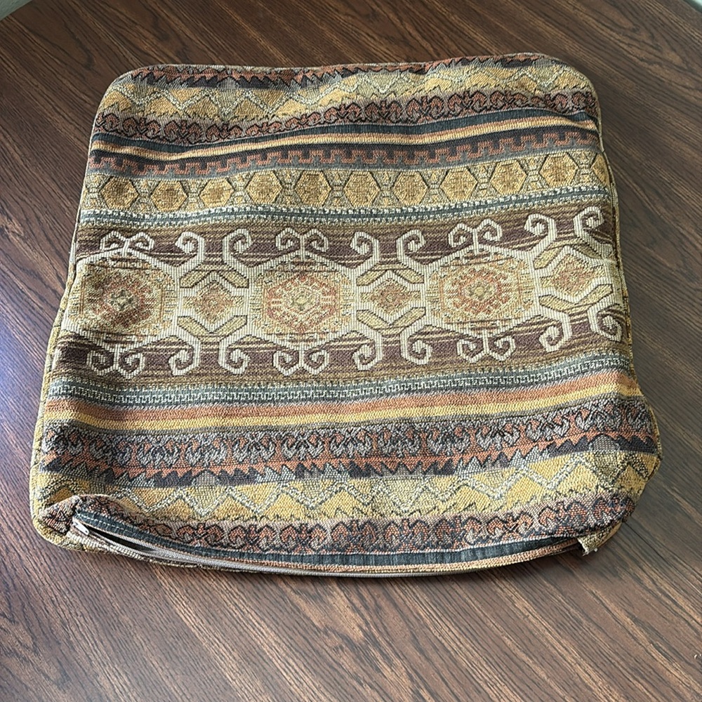 Pillow Covers 22x22 - Picture 4 of 6